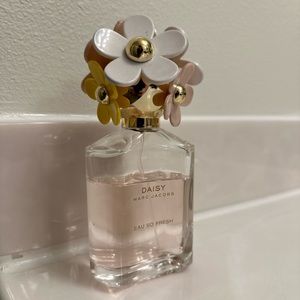 Marc Jacobs Daisy